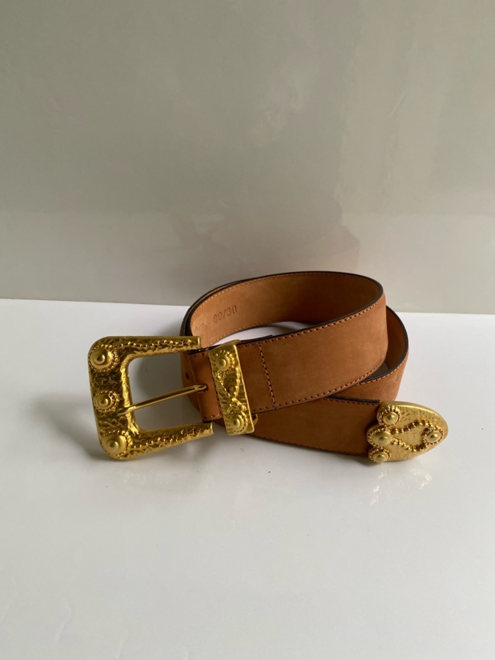 Vintage ADOPPIA VITA Tan suede Leather Belt with Ornate Gold Buckle - Picture 5 of 7